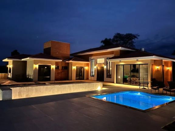 Imagem Belissima casa a venda no Condomínio Riviera de Santa Cristina XIII - Paranapanema.