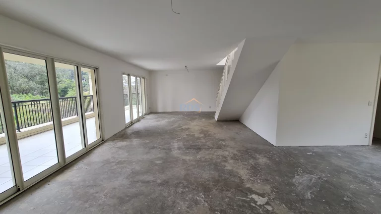 Imagem Vende apartamento cobertura no contrapiso de 510m², com 4 suítes, 5 vagas, depósito e piscina privativa