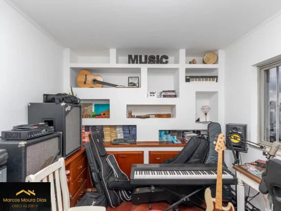 Imagem Apartamento em Perdizes com 4 quartos ( 1 suíte), , 215m². Edifício com Lazer e 1 apto por Andar