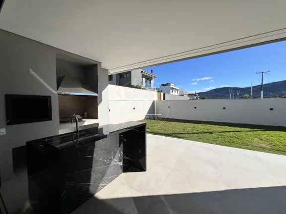 Imagem Casa Alto Padrão para Venda em Florianópolis / SC no bairro São João do Rio Vermelho