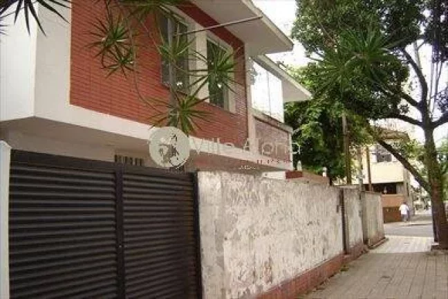 Imagem SOBRADO DE ESQUINA DISPONÍVEL PARA LOCAÇÃO NO GONZAGA EM SANTOS.