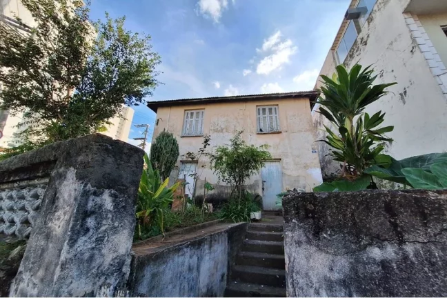 Imagem Terreno de Esquina com Excelente Localização – Perfeito para Investidores ou Projeto Residencial!