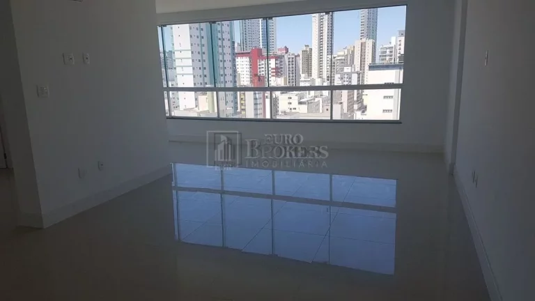 Imagem Apartamento com 3 suítes no Centro de Balneário Camboriú