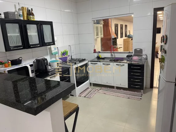 Imagem Imperdível casa à venda em Sinop-MT, Residencial Buritis: 3 quartos, 1 suíte, 1 sala, 3 banheiros, 2 vagas, 130m².