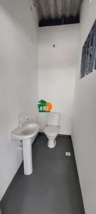 Imagem Casa Comercial para Locação em São Roque, Esplanada Mendes Moraes, 3 banheiros, 2 vagas