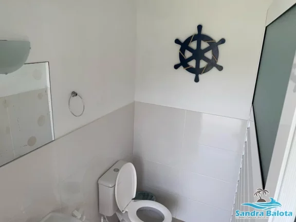 Imagem Bela casa a 250 metros da praia