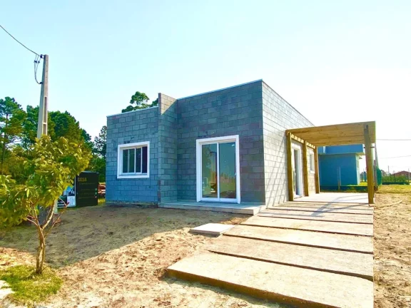 Casa em loteamento planejado em Passo de Torres SC