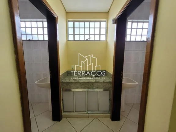 Imagem VENDE-SE PRÉDIO COMERCIAL 453m²AC - 12 VAGAS COBERTAS - PONTE SÃO JOÃO, JUNDIAÍ-SP