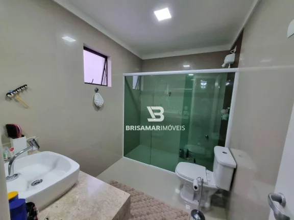 Imagem PITANGUEIRAS- BELÍSSIMO APARTAMENTO TOTALMENTE REFORMADO E DECORADO, 02 VAGAS DE GARAGEM NO PRÉDIO, MARAVILHOSA ÁREA DE LAZER .