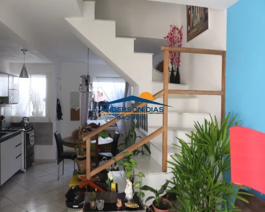 Imagem Sobrado com Piscina e 2 dormitórios à venda, 102m² por R$ 380.000 - Martim de Sá - Caraguatatuba/SP