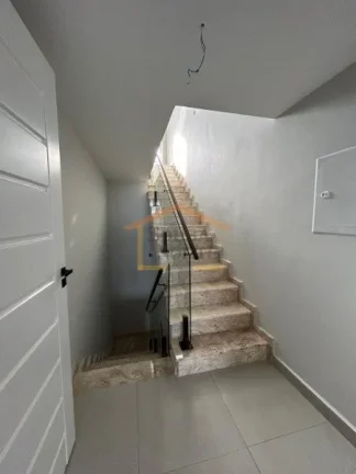 Imagem MARAVILHOSO Sobrado 4 dormitórios, sendo 4 suítes, 2 delas conjugadas, closet, espaço para escrit...