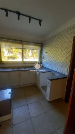 Imagem Casa de Alto Padrão Reformada com 3 Suítes no Condomínio Flamboyant Atibaia