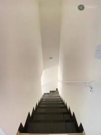 Imagem Sobrado Compacto e Moderno no Maracanã, Praia Grande/SP – Oportunidade Única!