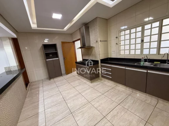 Imagem Casa com 3 dormitórios à venda, 295 m² por R$ 2.000.000,00 - Alto da Boa Vista - Itumbiara/GO