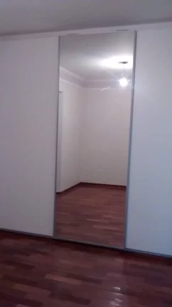 Imagem Área útil de 320 m². Triplex com 3 vagas de garagem, lavabo, ampla sala para 3 ambientes com saca...