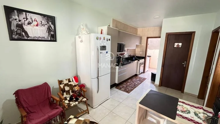 Imagem Casa 2 quartos, 2 garagens, fogão à lenha e churrasqueira, Quinta dos Açores