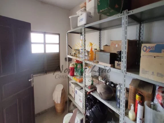 Imagem Casa à Venda na Atalaia: 4 Quartos, 3 Suítes, 2 Salas, 6 Banheiros, 3 Vagas de Garagem. Próximo a Orla da Atalaia.