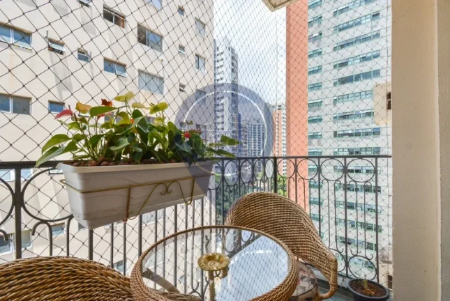 Imagem Apartamento de luxo à venda em Moema, São Paulo-SP: 4 quartos, 1 suíte, 2 salas, 4 banheiros, 3 vagas de garagem, 161m².
