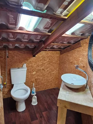 Imagem Terreno com 350 m² já com 2 Casas em processo de Condomínio no bairro Ariribá.