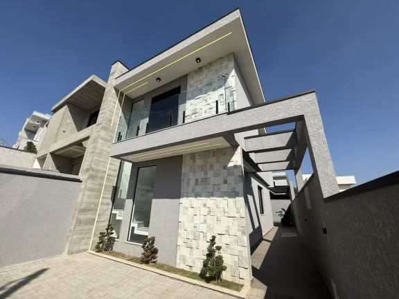Imagem Casa no Nova Jaguarí com 3 Suítes, Piscina e Hidro-massagem.