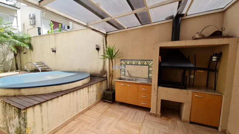 Imagem Vende casa em condomínio fechado na Vila Andrade