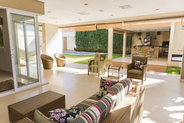 Imagem Casa Alto Padrão 4 dormitórios sendo 3 Suítes - Condomínio Acácias Village - Cravinhos