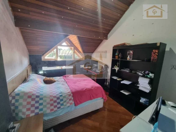 Imagem Casa com 4 dormitórios e piscina em terreno de 940 metros