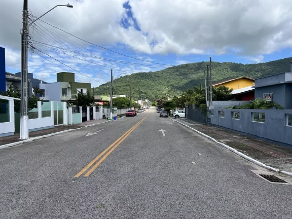 Imagem Casa para Venda em Florianópolis / SC no bairro São João do Rio Vermelho
