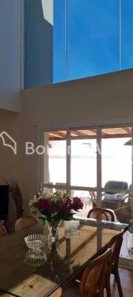 Imagem Linda casa à venda em Valinhos/SP, em condomínio fechado, com 4 quartos, piscina e ar condicionado...