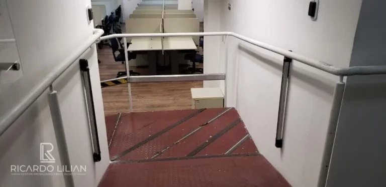Imagem "Oportunidade Única: Prédio Comercial de Prestígio com 950m², Ideal para Empresas de Importação e Negócios Internacionais!"