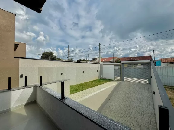 Imagem Sobrado com 3 quartos sendo 1 suíte e 1 vaga de garagem em São José dos Pinhais - PR