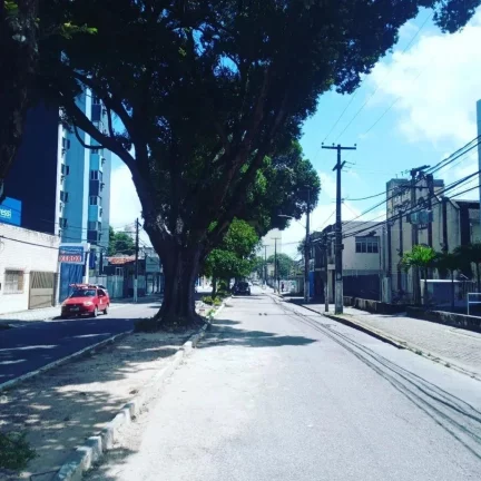 Imagem Casa para Venda em Natal, Tirol, 6 dormitórios, 1 suíte, 1 banheiro, 4 vagas