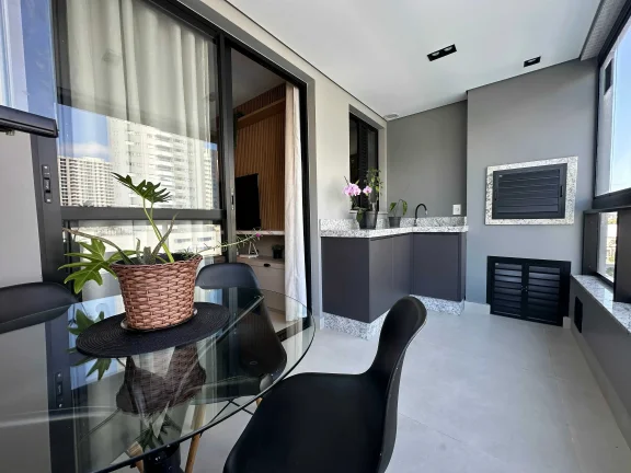 Imagem Apartamento mobiliado com 3 dormitórios sendo 1 suíte e 2 vagas de garagem em Itajaí