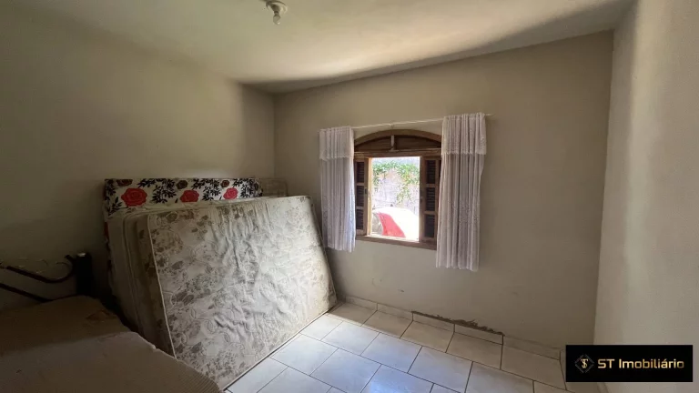 Imagem Chácara à venda em Atibaia c/ 4 dormitórios - 1.368m² por R$935.000!