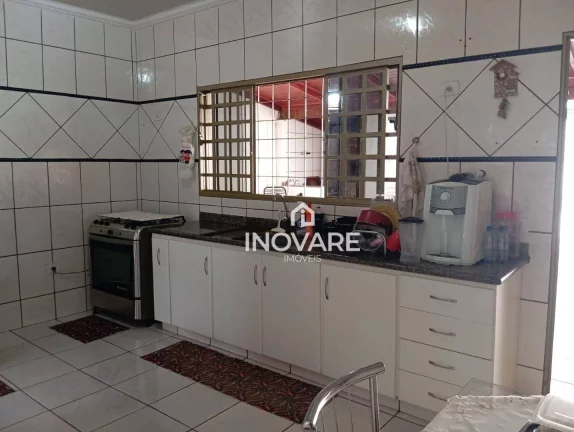Imagem Casa com 3 dormitórios à venda, 240 m² por R$ 750.000,00 - Residencial Jardim Primavera - Itumbiara/GO