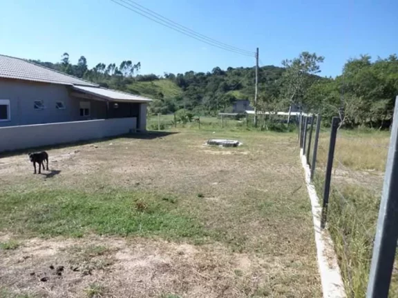 Imagem SITIO EM S.J.CAMPOS, PRÓXIMO DA CIDADE, COM CASA DE 3 DORMITÓRIOS (1 STE), 5 LAGOS PARA PESCARIA