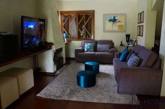 Imagem Casa ampla , 3 dormitórios, suíte,2 vagas de garagem no Bairro Duque de Caxias.