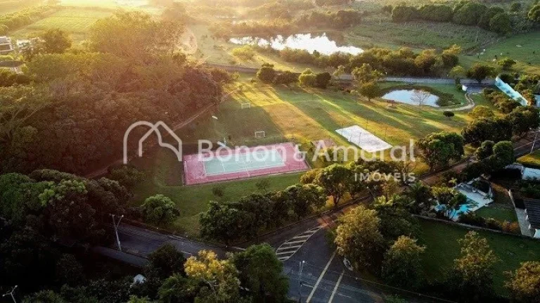 Imagem Terreno plano com 1.131,23 m² no Condomínio de Chácaras São Rafael, Campinas.
Condomínio atrás...