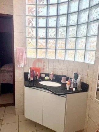 Imagem Casa independente duplex a venda com 3 quartos - Palmeiras - Cabo Frio/RJ