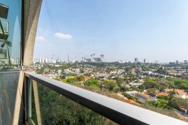 Imagem Apartamento amplo, com terraço, living para 02 ambientes espaçosos, sala de almoço, sala de TV, l...