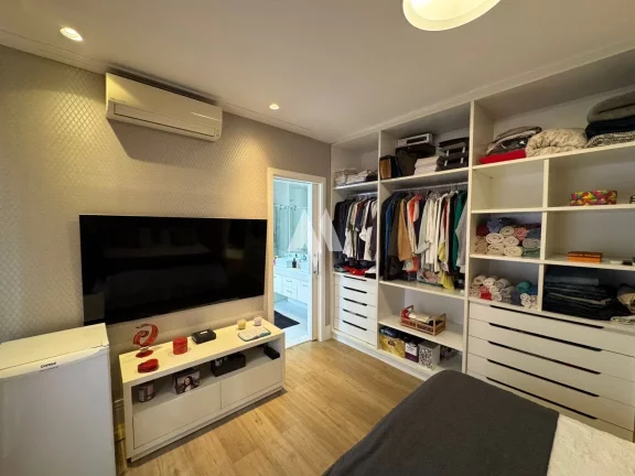 Imagem Apartamento à venda com 4 dormitórios, 3 suítes e 2 vagas - Gonzaga / Santos