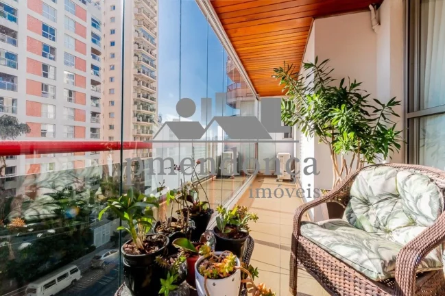 Imagem Apartamento em Perdizes nobre com 170m², 4 quartos (3 sui­tes) e 2 vagas.