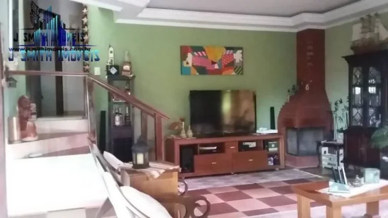 Imagem CASA DE CHÁCARA EM CONDOMÍNIO FECHADO, RÚSTICO EM COTIA, KM 30