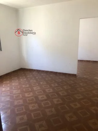 Imagem Sobrado à Venda em Santo Andr?(C) com 2 dormitórios , sala, cozinha, banheiro e lavanderia,com garagem coberta para dois carros. Fundos com quintal gran