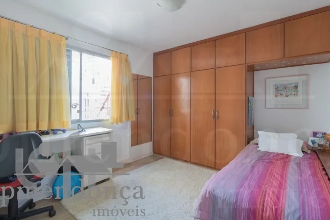 Imagem Apartamento em Higienópolis com 3 quartos ( 1 suíte ) e 1 vaga, 126m²
