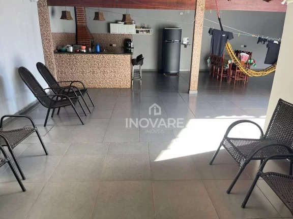 Imagem Casa com 4 dormitórios à venda por R$ 750.000,00 - Jardim América - Itumbiara/GO
