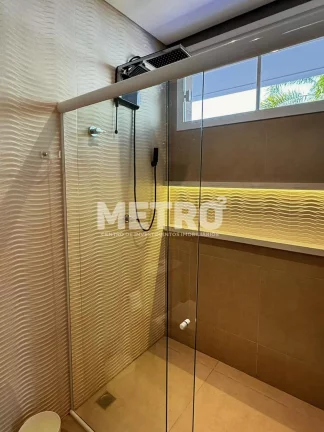 Imagem Casa à venda no Aplhaville com 4 suítes, sendo dois com banheira