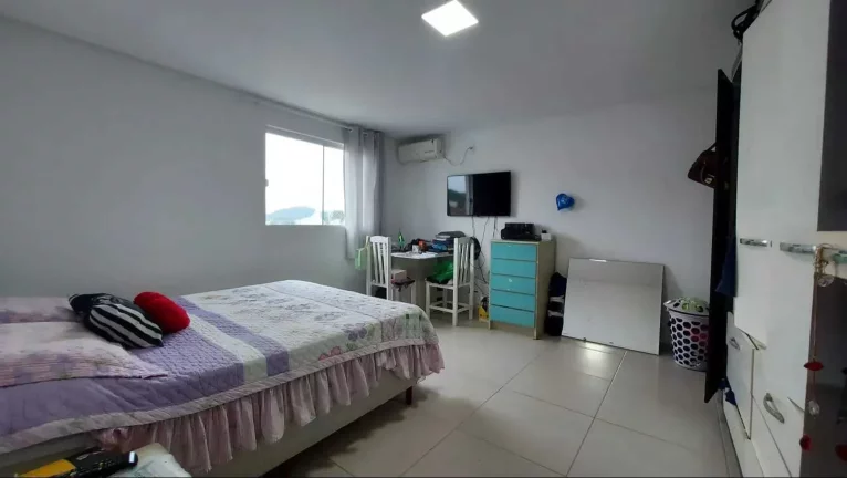 Imagem Apartamento com 3 dormitórios sendo 1 suíte e 2 vagas privativas no bairro Areias em Camboriú
