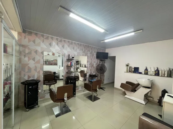 Foto do imóvel: Descubra Seu Espaço Certo Neste Imóvel Versátil!