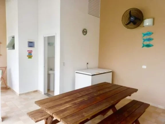 Imagem Casa à venda em Ubatuba-SP, bairro Toninhas: 3 quartos, 1 suíte, 1 sala, 2 banheiros, 108m² de área. Confira já!